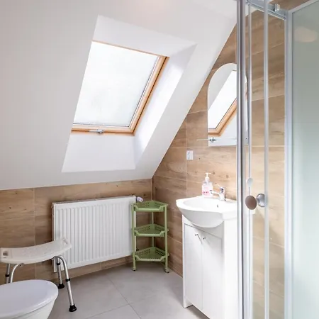 Dom wakacyjny Dom Kamień Z Jacuzzi I Bilardem