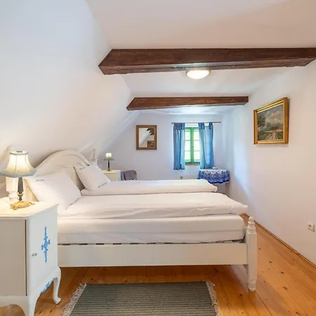 Dom wakacyjny Dom Kamień Z Jacuzzi I Bilardem