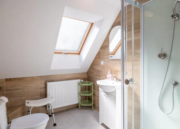 Hébergement de vacances Dom Kamien Z Jacuzzi I Bilardem