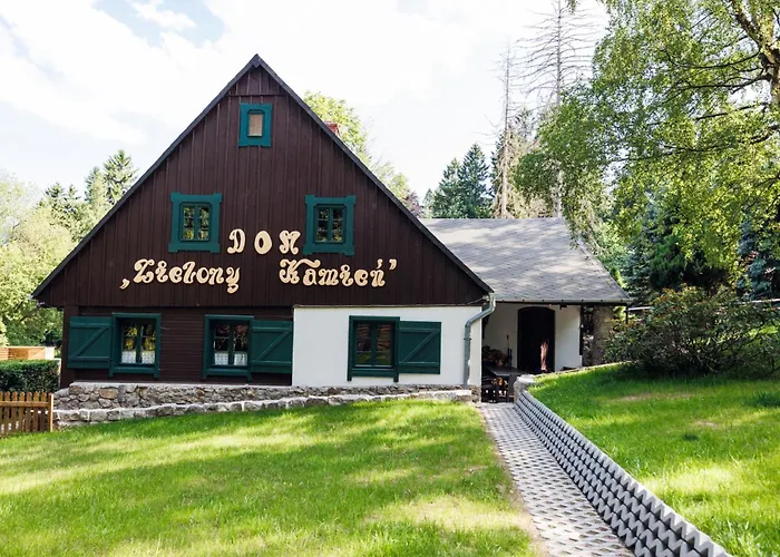 Dom Kamien Z Jacuzzi I Bilardem Hébergement de vacances *